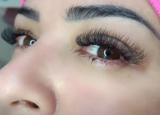 Extensão de Cílios Fio a Fio